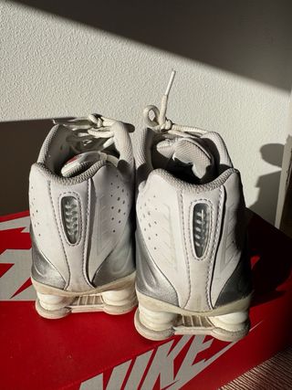 Nike Shox R4 Blanco y Plata