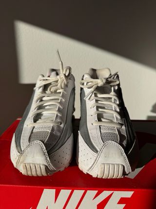 Nike Shox R4 Blanco y Plata