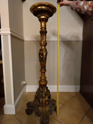 Colonnina decorativa dorata