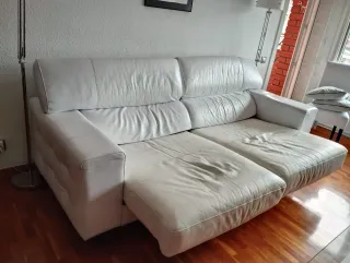 Sofá extensible de piel blanco