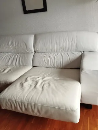 Sofá extensible de piel blanco