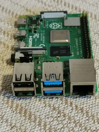 Raspberry Pi 4 Model B 8GB + 32GB SD