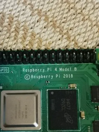 Raspberry Pi 4 Model B 8GB + 32GB SD