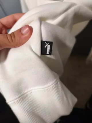 Sudadera puma blanca con etiquetas