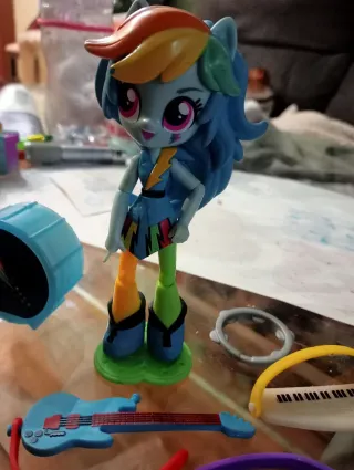 Rainbow Dash Muñeca y Accesorios Musicales