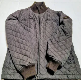 Chaqueta acolchada marrón con cremallera