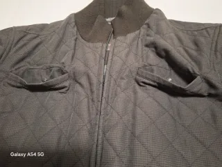 Chaqueta acolchada marrón con cremallera