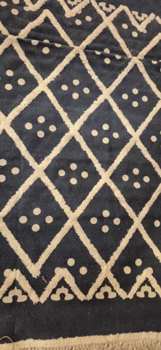 Alfombra tejida a mano diseño geométrico