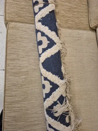 Alfombra tejida a mano diseño geométrico