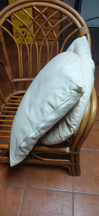 Juego 2 Sillónes de mimbre con cojines