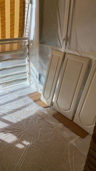 Pintura de puertas y armarios.