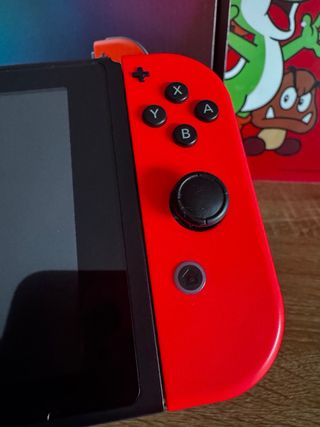 Nintendo Switch Roja y Azul COMO NUEVA + accesorio