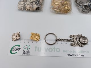 Lote de 60 Pins y Llaveros Pontevedra cf