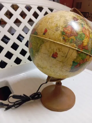 Lámpara Globo Terráqueo Iluminado