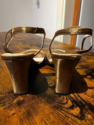 3 pares de zapatos de tacon, 2 de ellos Balenciaga