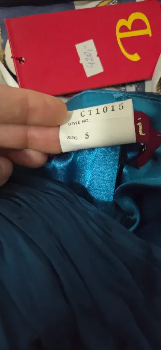 Vestido azul con lentejuelas