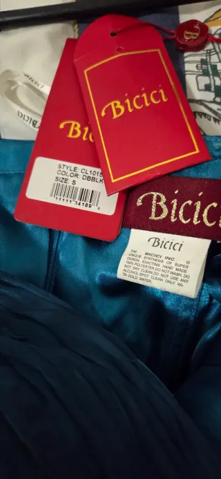 Vestido azul con lentejuelas