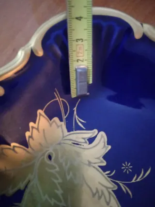 Fuente de porcelana azul