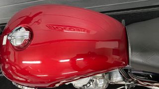 Royal Enfield Interceptor 650 Roja