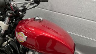 Royal Enfield Interceptor 650 Roja