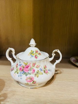 Royal Albert Tazze e Piattini Mesi