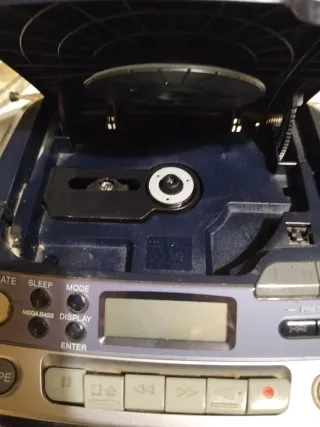 Radio CD Sony Para algún taller.. mancha en tapa