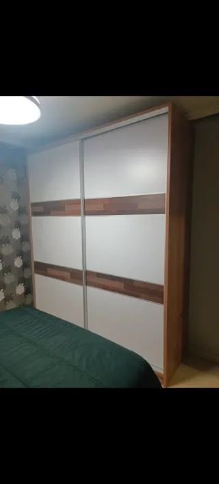 Armario grande madera y metal