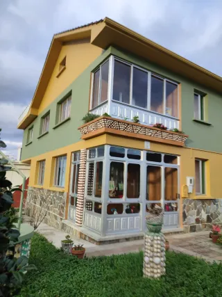 Chalet muy bonito con mucha parcela 7 hb,2 cocinas