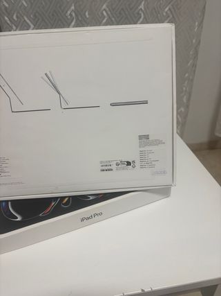 Teclado Apple Magic Keyboard iPad Pro 13 (M4)