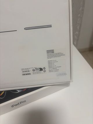 Teclado Apple Magic Keyboard iPad Pro 13 (M4)