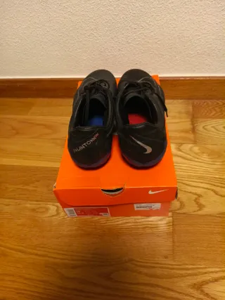 Botas de fútbol Nike negras