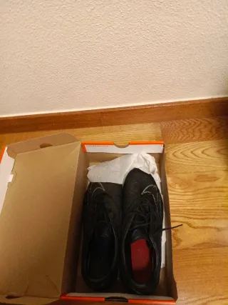 Botas de fútbol Nike negras