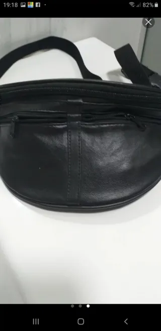 Riñonera de cuero negra