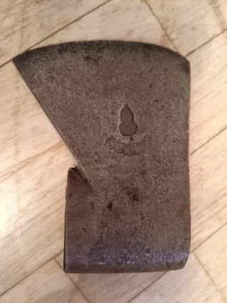 Cabeza de hacha antigua de carbonero de 1200 gr