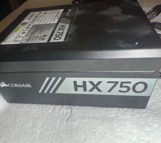 Corsair HX750 Alimentatore Modulare 80 PLUS