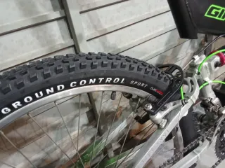 Bicicleta Giant MTB Aluminio