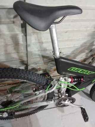 Bicicleta Giant MTB Aluminio