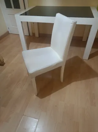 Mesa Comedor Cristal Negra/Blanca y 6 sillas