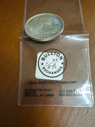 Moneda Plata Donald Trump Never Surrender