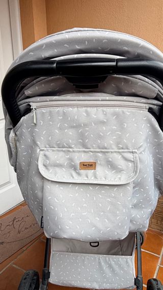 Silla de paseo ligera y cómoda