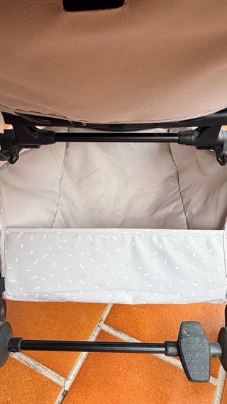 Silla de paseo ligera y cómoda