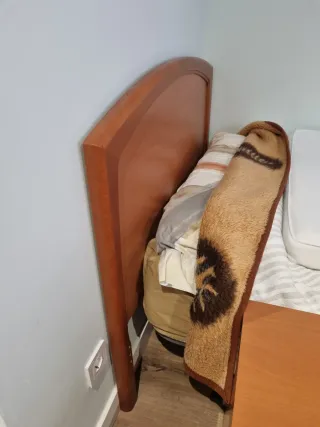 Habitación completa: Cama, cabecero y cajoneras
