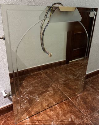 Espejo de baño con lámpara