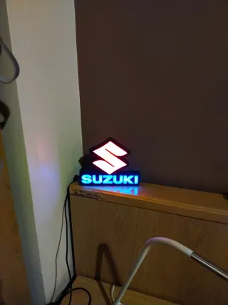Lámpara LED Suzuki