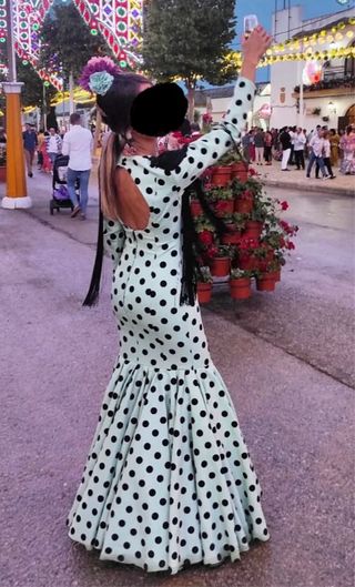 Vestido de flamenca lunares verde