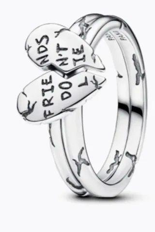 Anillo Corazón Friends Stranger Things