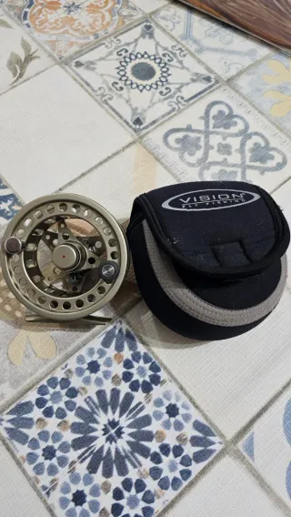 Carrete VISION Fly Fishing Mosca Seca