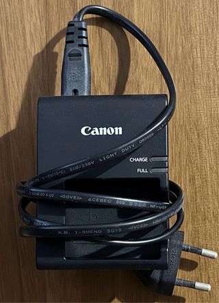 Canon EOS 4000D completa