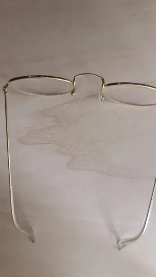 Occhiali non graduati con montatura in oro
