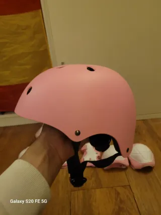 Patines y equipo de protección infantil 57 euros